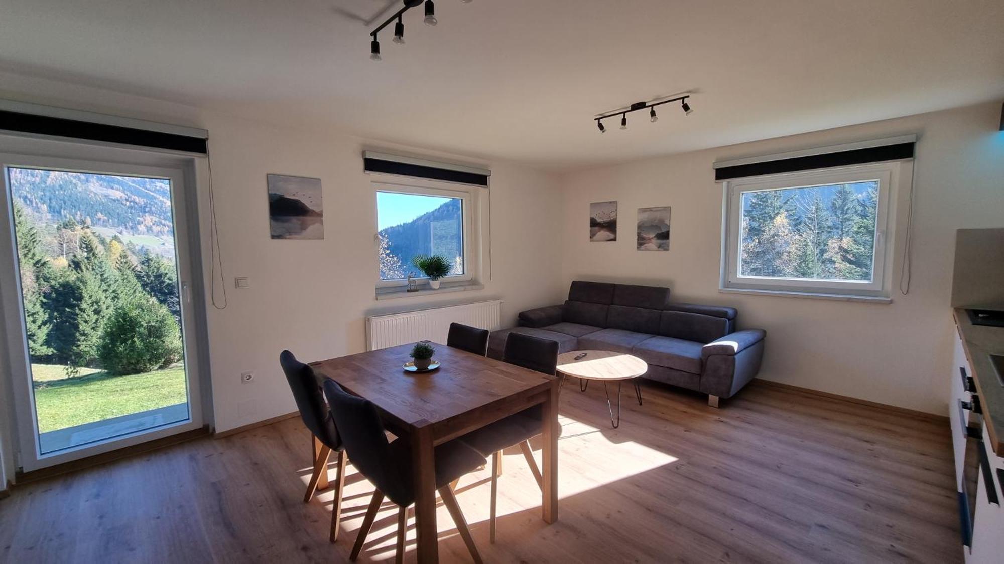 Ferienwohnungen Rabensteiner Bad Kleinkirchheim Bilik gambar